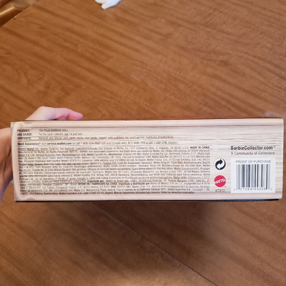 Collector's Gold Label 2007 "Pirate Barbie" - New w/ Certificate of Authenticity - Picture 14 of 15